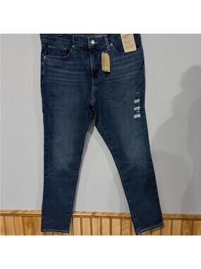 NWT Levi’s 311 Shaping Skinny Jeans Stellar Stretch Dark Wash 33x28